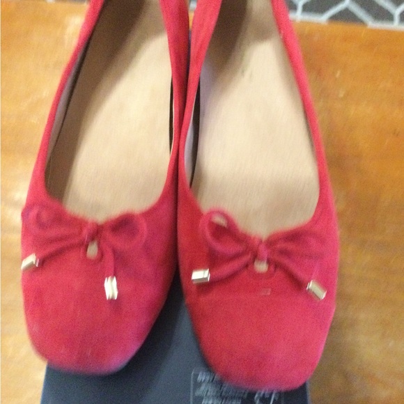 Vionic red suede flat - Picture 2 of 4